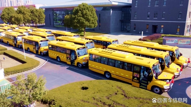 新春?jiǎn)⑿鲁蹋“矂P校車(chē)批量交付天津?yàn)閷W(xué)童護(hù)航 新春?jiǎn)⑿鲁蹋“矂P校車(chē)批量交付天津?yàn)閷W(xué)童護(hù)航