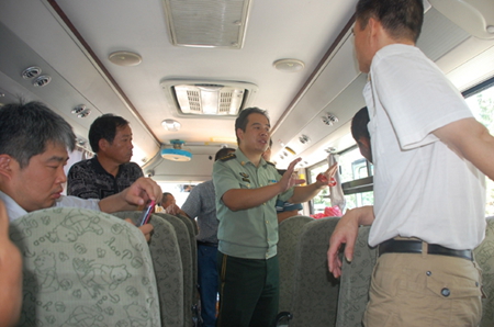 浙江湖州德清縣:三方聯(lián)合培訓(xùn)“最牛校車”司機 浙江湖州德清縣:三方聯(lián)合培訓(xùn)“最牛校車”司機