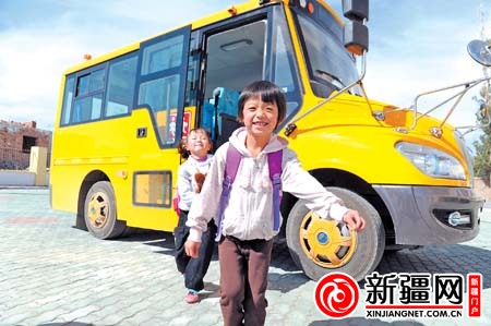 新疆烏魯木齊縣農牧區首輛“長鼻子”校車啟用 新疆烏魯木齊縣農牧區首輛“長鼻子”校車啟用