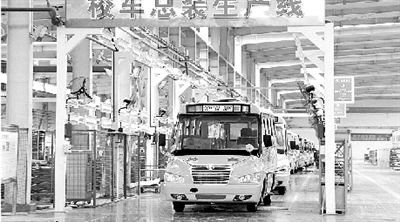 馬上要交付給滎陽各學校的新國標校車。