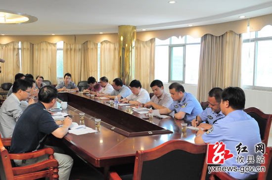 攸縣加強(qiáng)校車安全監(jiān)管 確保學(xué)生出行安全