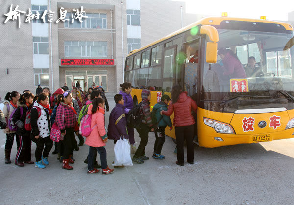 大嶺鎮開展校車檢查整治行動/ 大嶺鎮開展校車檢查整治行動