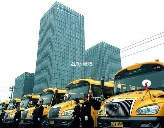 校車覆蓋紅島經濟區 四千學生坐上大鼻子 校車覆蓋紅島經濟區 四千學生坐上大鼻子