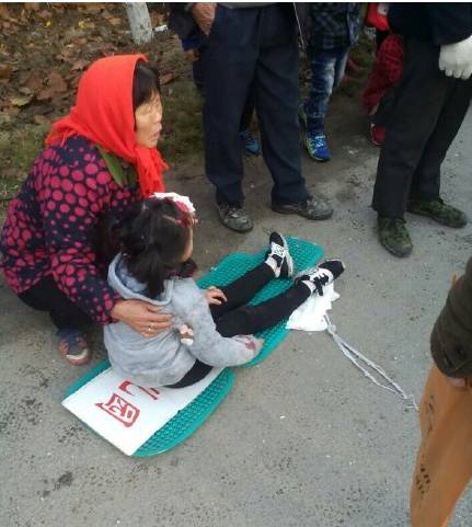 江蘇贛榆一幼兒園校車側翻 1女童腦部出血入院