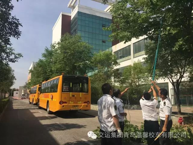 校車司機做“園丁”保障校車安全性 校車司機做“園丁”保障校車安全性