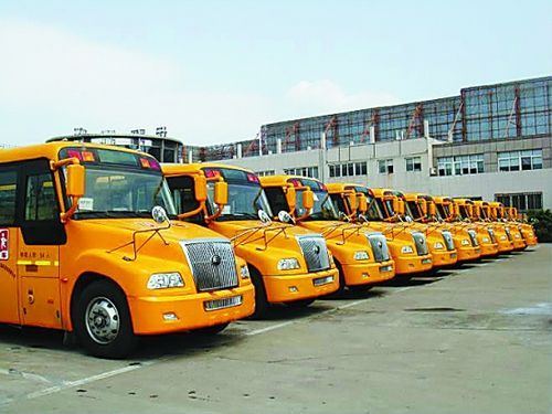 江蘇大豐校車運營一年,安全護送學生1506名 江蘇大豐校車運營一年,安全護送學生1506名