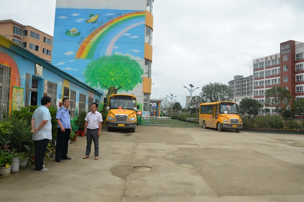 信陽(yáng)明港暑期也要狠抓幼兒園校車道路交通安全管理工作/ 信陽(yáng)明港暑期也要狠抓幼兒園校車道路交通安全管理工作