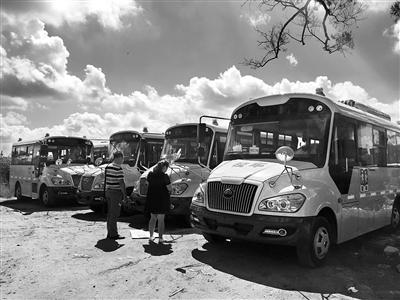 海南東方新購的專用校車將于9月投入使用/ 海南東方新購的專用校車將于9月投入使用