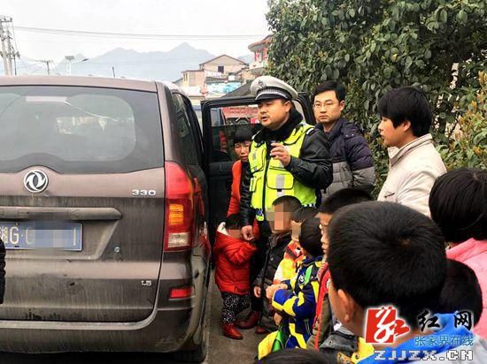 湖南張家界永定區多部門聯合排查校車安全隱患/ 湖南張家界永定區多部門聯合排查校車安全隱患