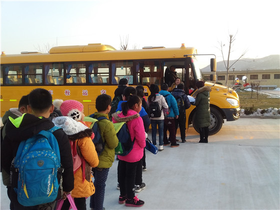 煙臺市福山區兜余小學加強校車安全管理/ 福山區兜余小學加強校車安全管理