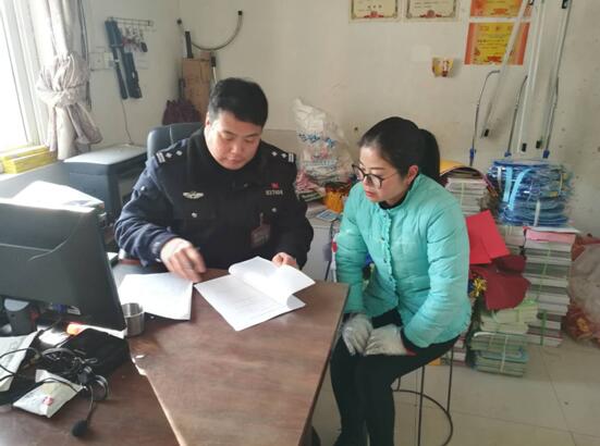 河南省新鄉市封丘縣:警方約談校車負責人 讓學生平安回家 河南省新鄉市封丘縣:警方約談校車負責人 讓學生平安回家