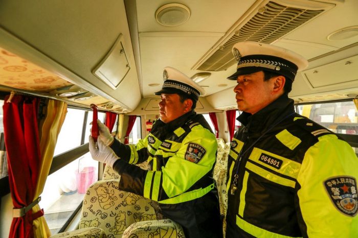 安徽省合肥市廬江縣:校車“體檢”迎開學 QQ圖片20180224102711