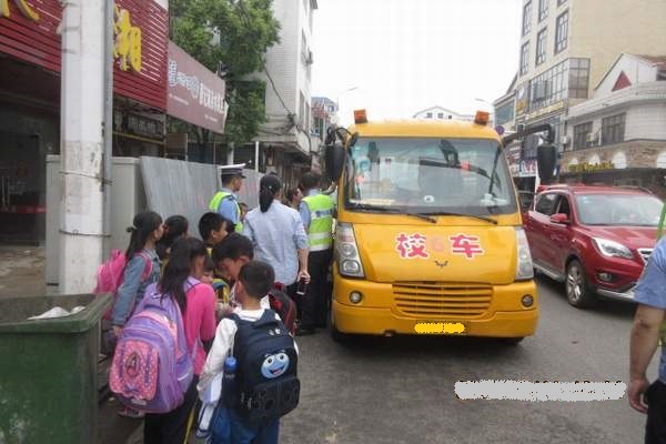 湖南省岳陽市:屈原區局與區檢察院聯合開展校車整治行動 湖南省岳陽市:屈原區局與區檢察院聯合開展校車整治行動