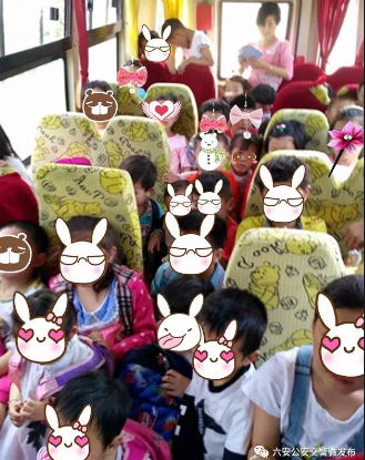 安徽:霍邱查獲一嚴重超員校車:核定載客19人實載42人 安徽:霍邱查獲一嚴重超員校車:核定載客19人實載42人