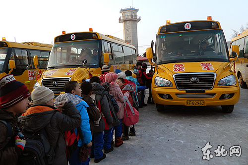 黑龍江：我省啟動希望校車公益項目 解決偏遠鄉村小學乘車難題