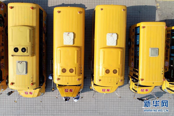 河北邢臺:校車“體檢”待開學 河北邢臺:校車“體檢”待開學