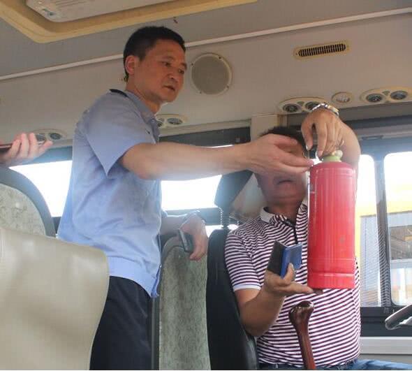 常德柳葉湖交警：開展新學期校車安全隱患大排查行動