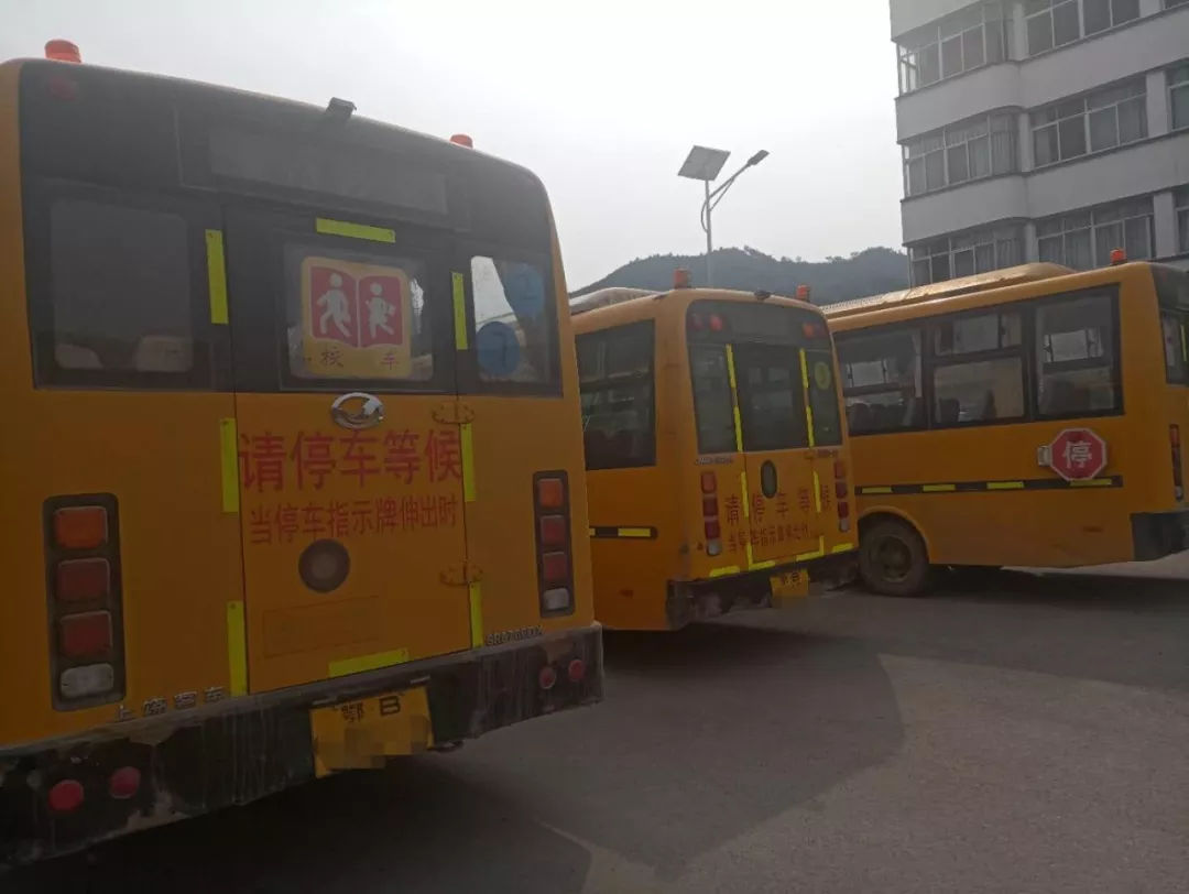 陽新交警查獲三名未有校車駕駛資質的駕駛人/ 陽新交警查獲三名未有校車駕駛資質的駕駛人