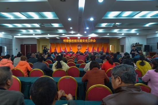 明港交警:加強校車安全管理 保障學生交通安全 明港交警:加強校車安全管理 保障學生交通安全