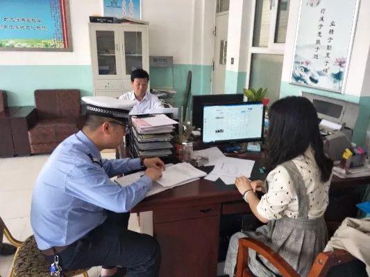 檢查校車安全 敲響生命警鐘 檢查校車安全 敲響生命警鐘