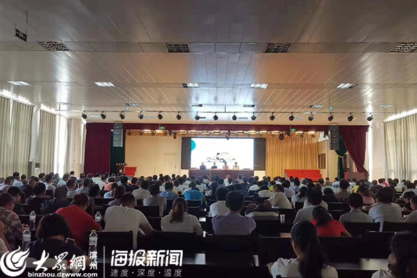 鄒平交警為校車司機“開小灶” 確保學生乘車安全