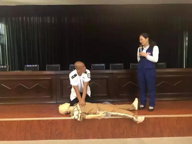 鹽湖區文旅投:組織召開“運澤林校車 2019年度安全培訓大會” 鹽湖區文旅投:組織召開“運澤林校車 2019年度安全培訓大會”