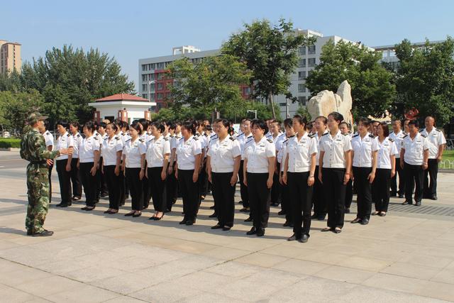 開學在即，膠州溫馨校車員工操場“點兵”