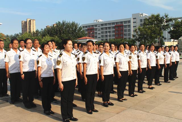 開學在即，膠州溫馨校車員工操場“點兵”