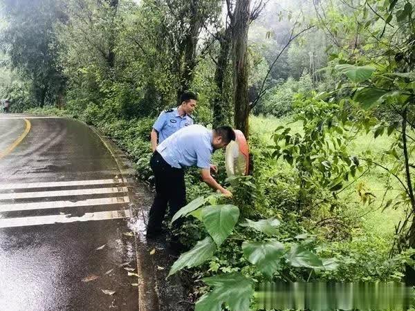 東坡交警:認真開展節前安全隱患排查 東坡交警:認真開展節前安全隱患排查