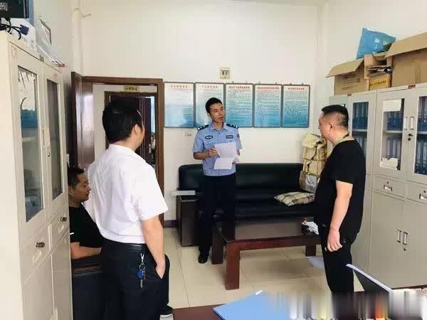 東坡交警:認真開展節前安全隱患排查 東坡交警:認真開展節前安全隱患排查