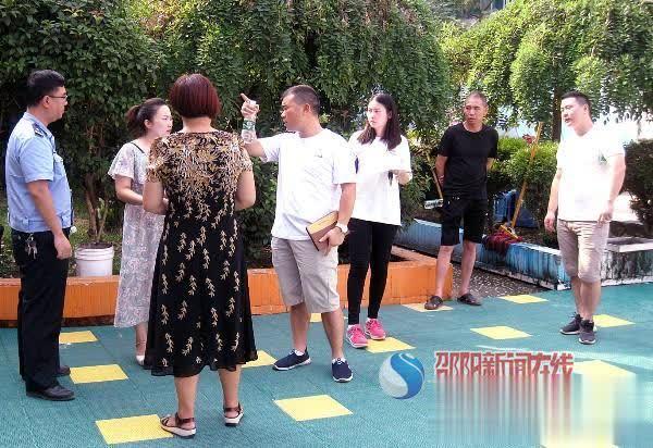 新邵縣陳家坊鎮(zhèn)開展校車安全突擊檢查 確保師生出行安全 新邵縣陳家坊鎮(zhèn)開展校車安全突擊檢查 確保師生出行安全