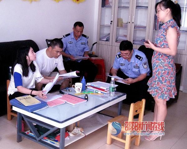 新邵縣陳家坊鎮(zhèn)開展校車安全突擊檢查 確保師生出行安全 新邵縣陳家坊鎮(zhèn)開展校車安全突擊檢查 確保師生出行安全