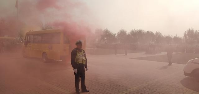 公路大隊進校園 開展交通事故演練 公路大隊進校園 開展交通事故演練