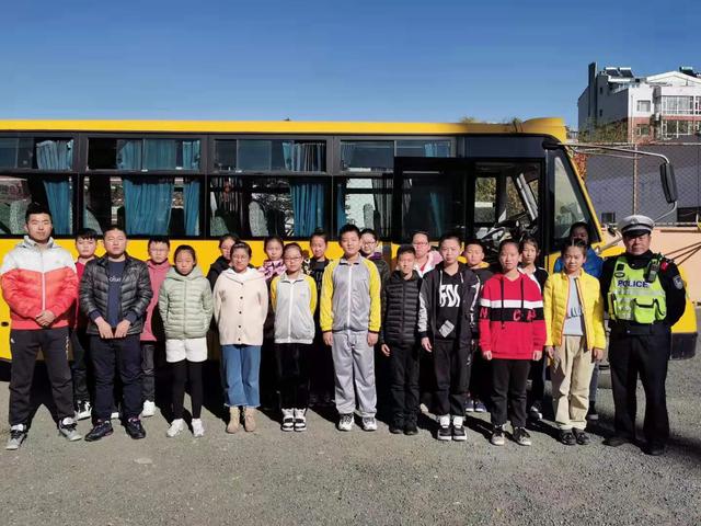 二道交警積極開展冬季校車整治行動