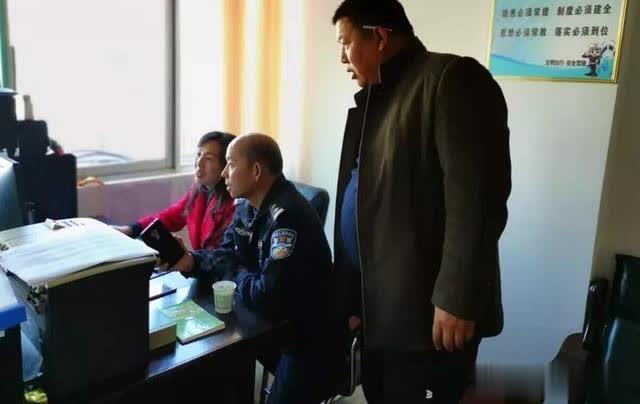 盧氏縣公安局交警大隊車管所開展客車和校車安全檢查/ 盧氏縣公安局交警大隊車管所開展客車和校車安全檢查