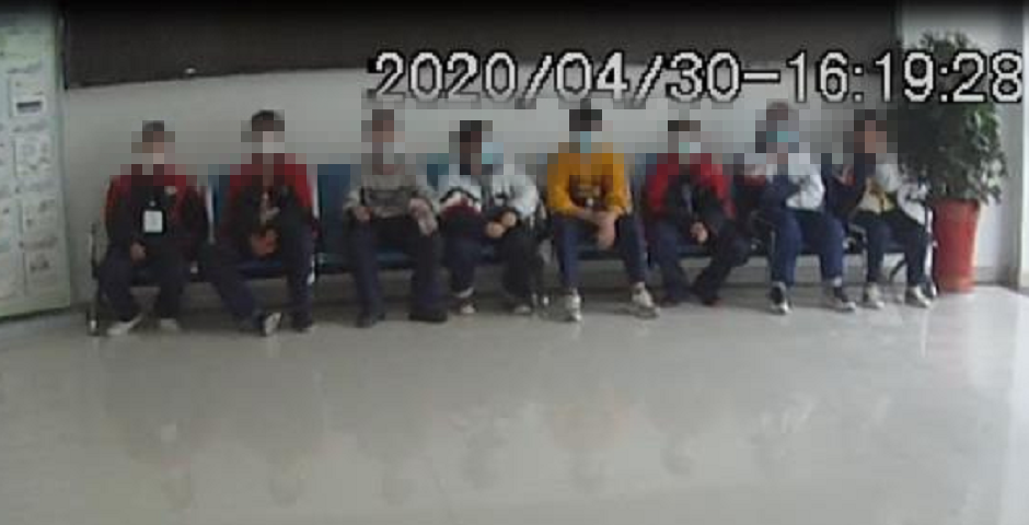 一人35元?響水境內(nèi)出現(xiàn)一輛“假”校車,被民警當(dāng)場(chǎng)攔下 一人35元?響水境內(nèi)出現(xiàn)一輛“假”校車,被民警當(dāng)場(chǎng)攔下