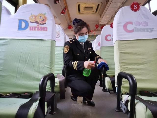 復課首日 交運西海岸溫馨校車啟動163輛校車為學子保駕護航 復課首日 交運西海岸溫馨校車啟動163輛校車為學子保駕護航