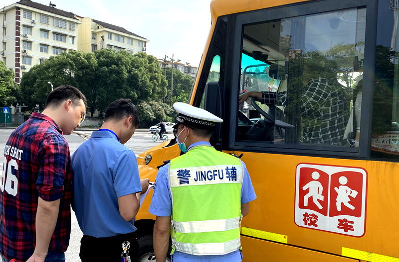 常德交警直屬一大隊(duì)三項(xiàng)“硬核措施”整治校車違法頑瘴痼疾