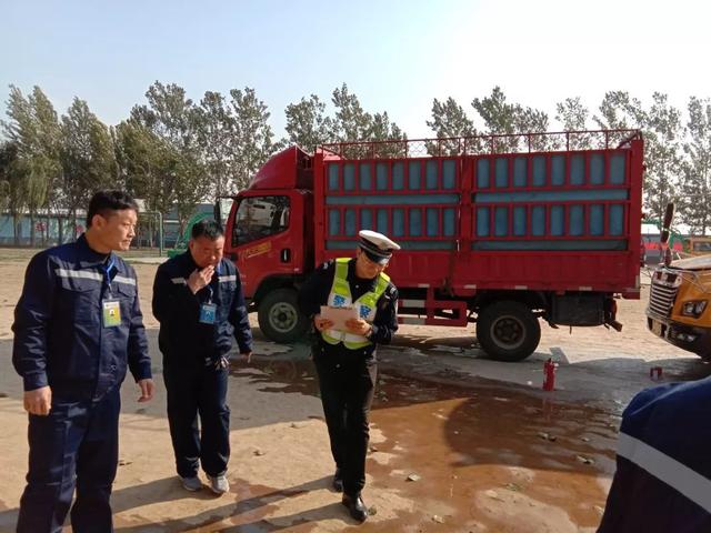 徐水區教育和體育局舉行校車突發事件應急演練,為乘車師生安全保駕護航 徐水區教育和體育局舉行校車突發事件應急演練,為乘車師生安全保駕護航