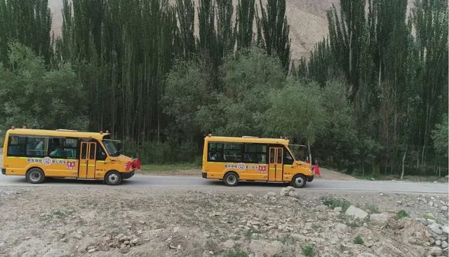 賀！ 新疆維吾爾自治區(qū)依其拜勒提村孩子喜提校車