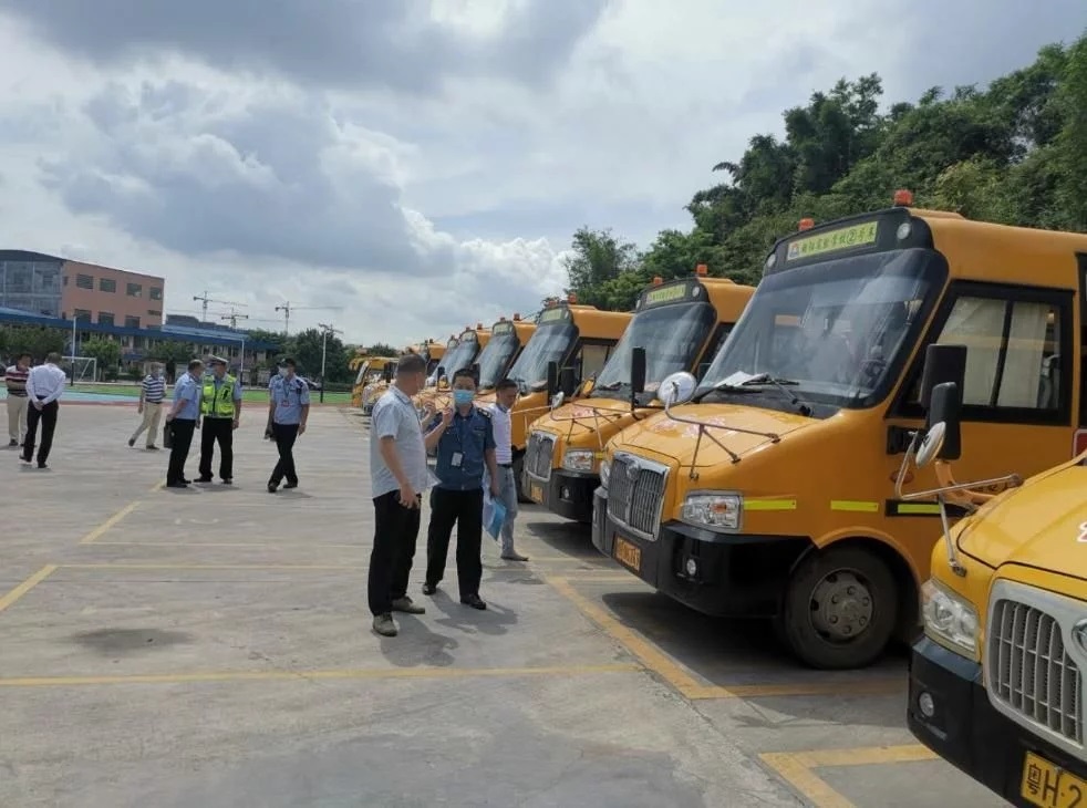 校車安不安全？查！