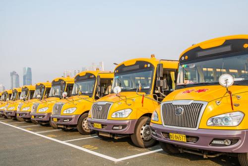 福建北岸交警大隊(duì)牽頭檢查校車安全/ 福建北岸交警大隊(duì)牽頭檢查校車安全