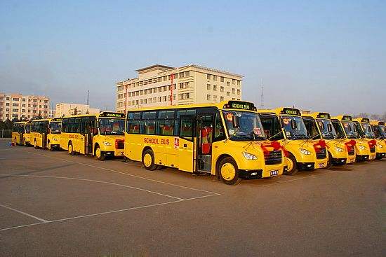 青島校車技能大比武！四千余駕駛員照管員應戰