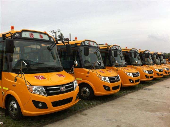 德州交警排查校車安全隱患護航學生平安出行