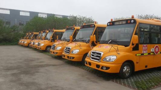 臨沂市蒙陰交警為90輛“校車”進(jìn)行“體檢”迎接“開學(xué)季” 臨沂市蒙陰交警為90輛“校車”進(jìn)行“體檢”迎接“開學(xué)季”