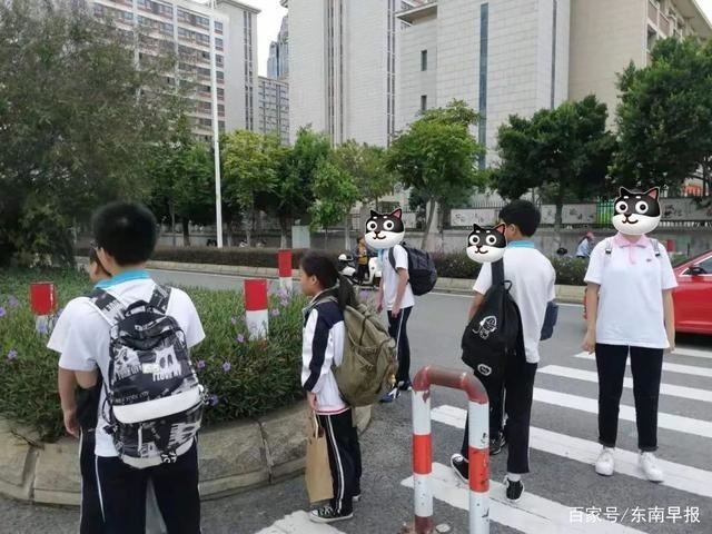 泉州:“黑校車”還敢超載 連查3輛 泉州:“黑校車”還敢超載 連查3輛