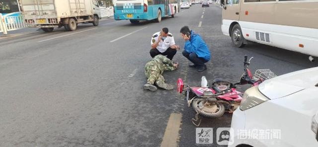 最美校車司機 | 路遇車禍!校車司機伸援手 最美校車司機 | 路遇車禍!校車司機伸援手