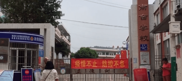 廣東:韶關這地的農村校車核載19人,實載39名學生,家長擔心安全問題 廣東:韶關這地的農村校車核載19人,實載39名學生,家長擔心安全問題