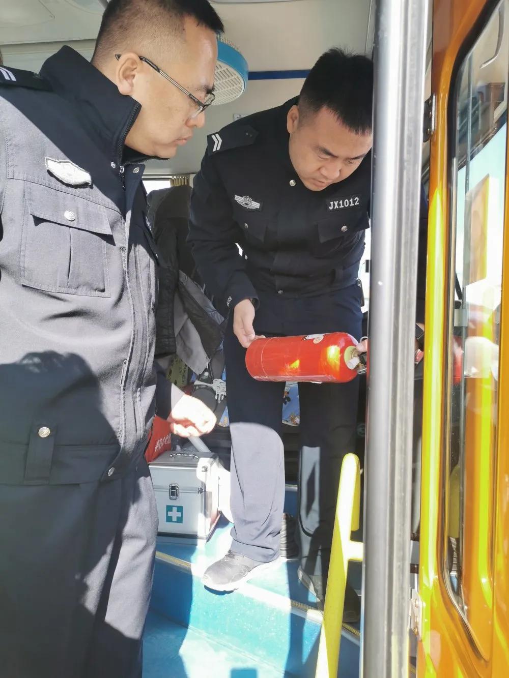 內蒙古:校車安全 只“未”有你 內蒙古:校車安全 只“未”有你