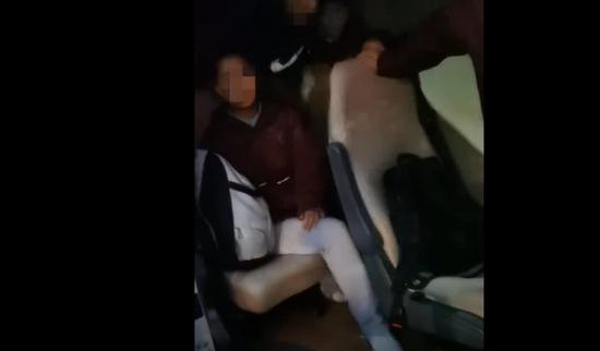 開封“黑校車”未取得校車車牌非法接送學生被重罰萬元 開封“黑校車”未取得校車車牌非法接送學生被重罰萬元